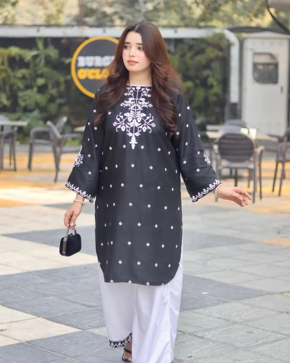 Slay Your Look with a black 2pc suite kinzay