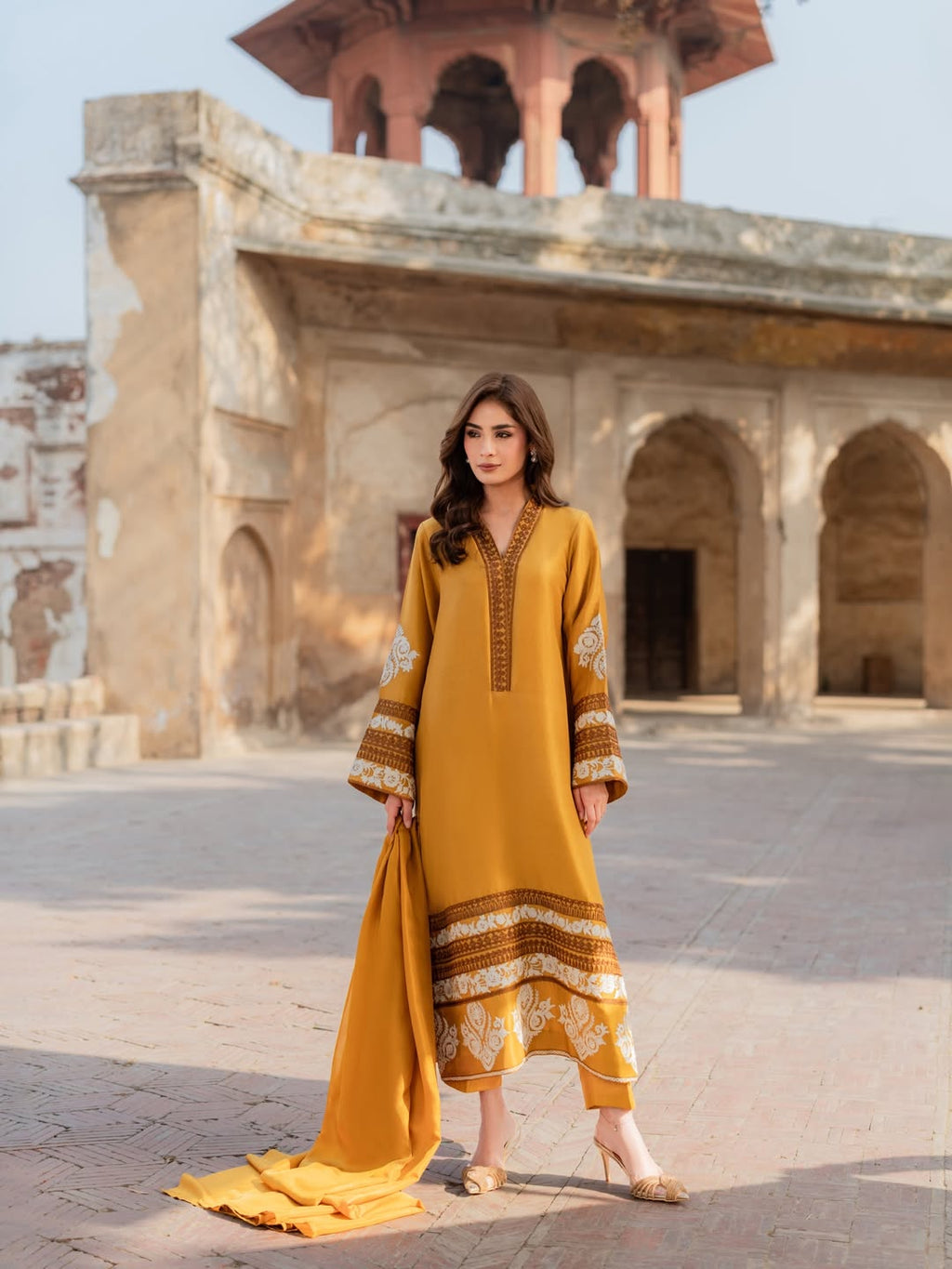 Mahveen Embroidered 3pc Abeeha Collection